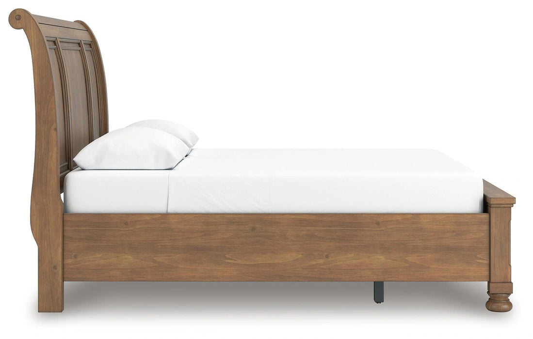 Feddinger Panel Storage Bed