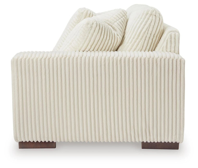 Lindyn Sectional