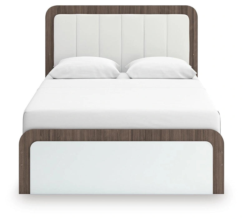 Kendanport Upholstered Bed