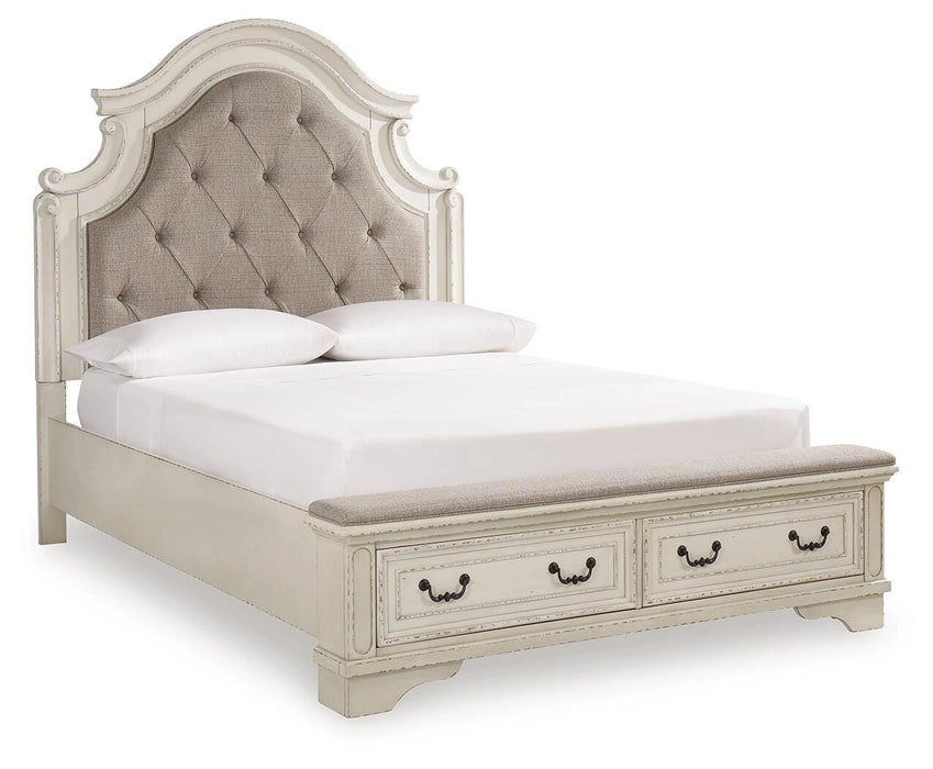 Realyn Upholstered Bed