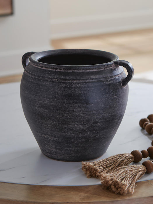 Meadie Vase - Furniture Gallery