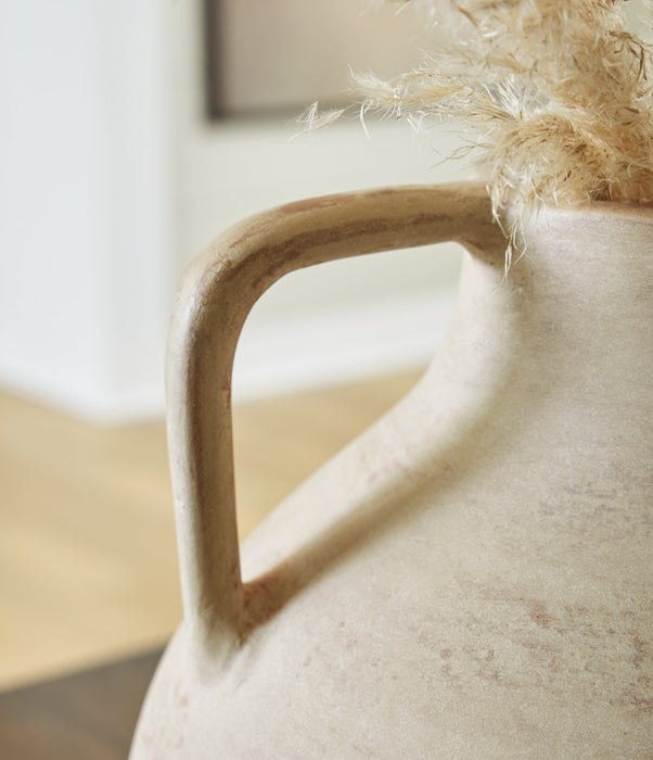 Justy Vase - Furniture Gallery