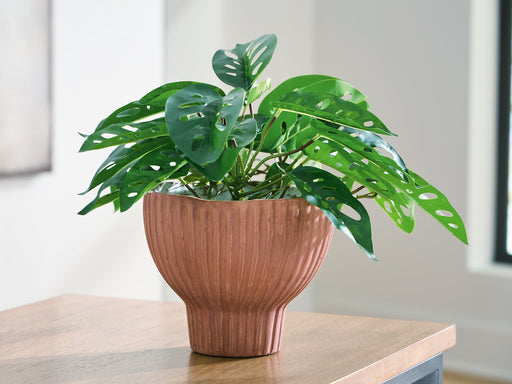 Orban Vase - Furniture Gallery