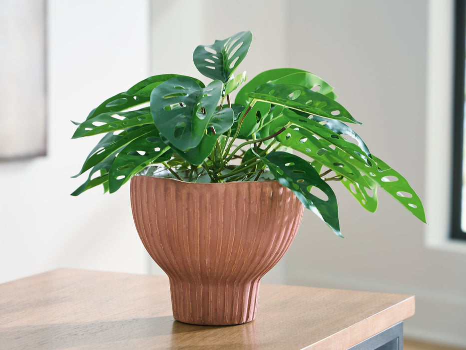 Orban Vase - Furniture Gallery