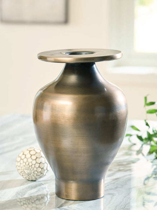Fedorleigh Vase - Furniture Gallery