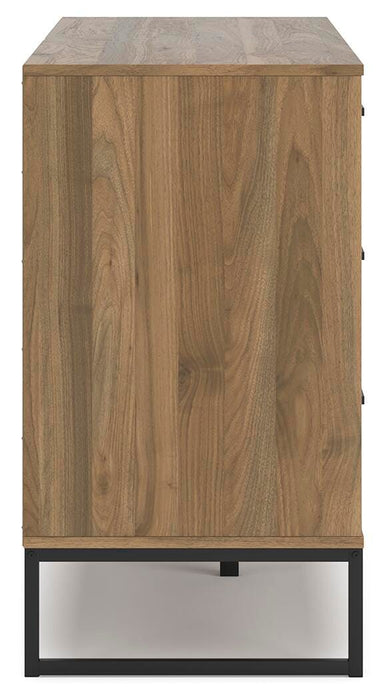 Deanlow Bedroom Package - Furniture Gallery