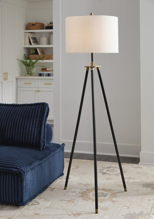 Cashner Floor Lamp - Furniture Gallery