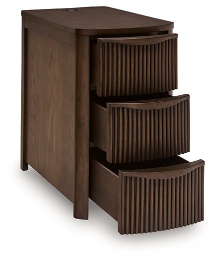 Camdill Chairside End Table - Furniture Gallery
