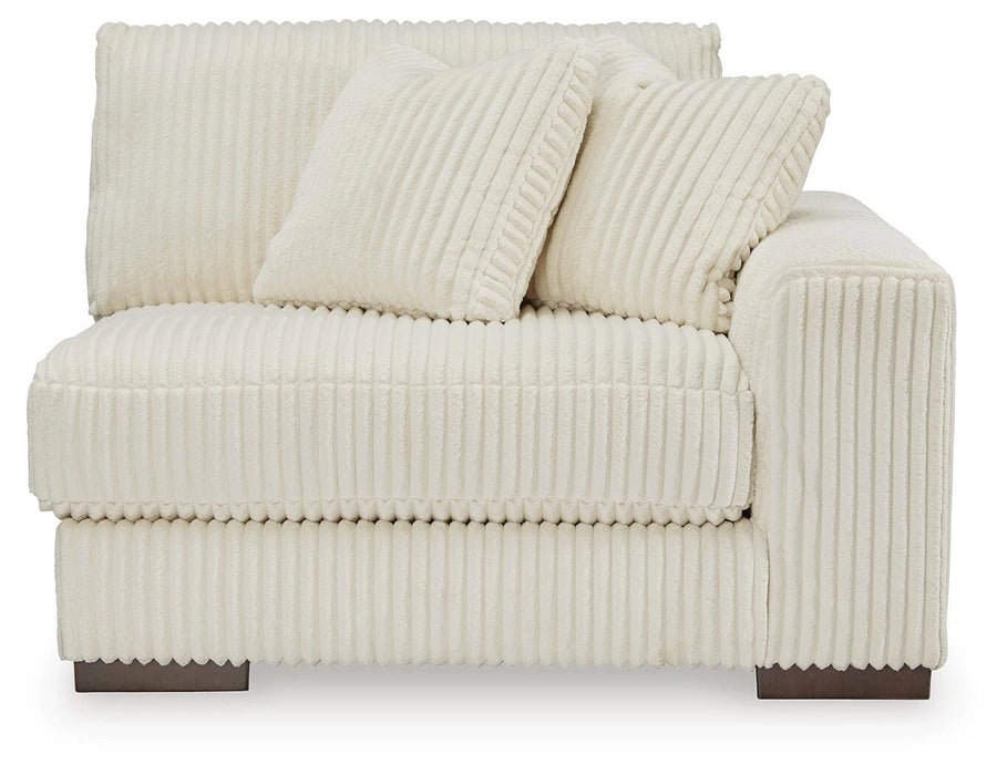 Lindyn Sectional